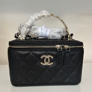 Chanel Vanity bag 17x10cm
